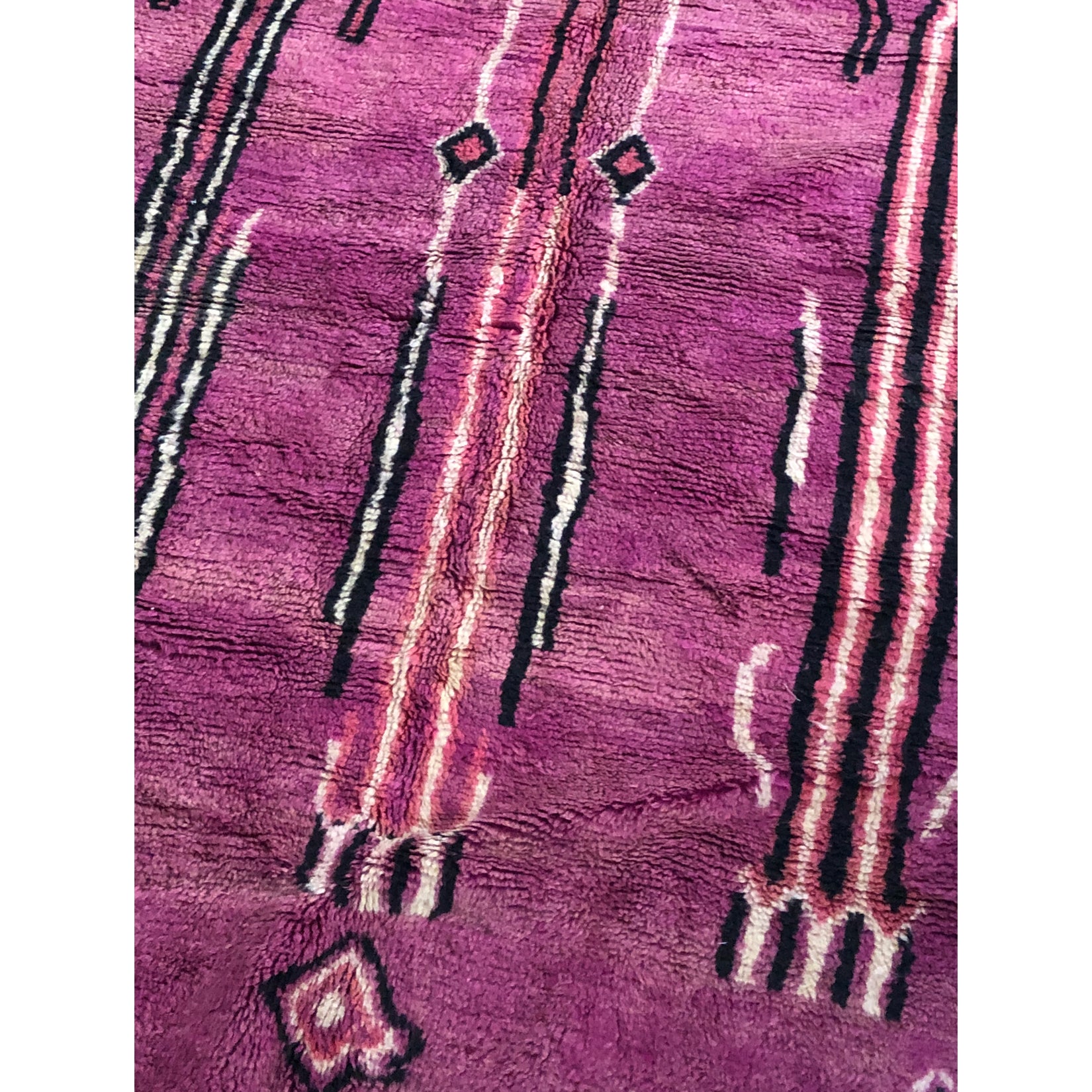 BOUCHRA - Abstract Bohemian Moroccan area rug - Kantara | Moroccan Rugs