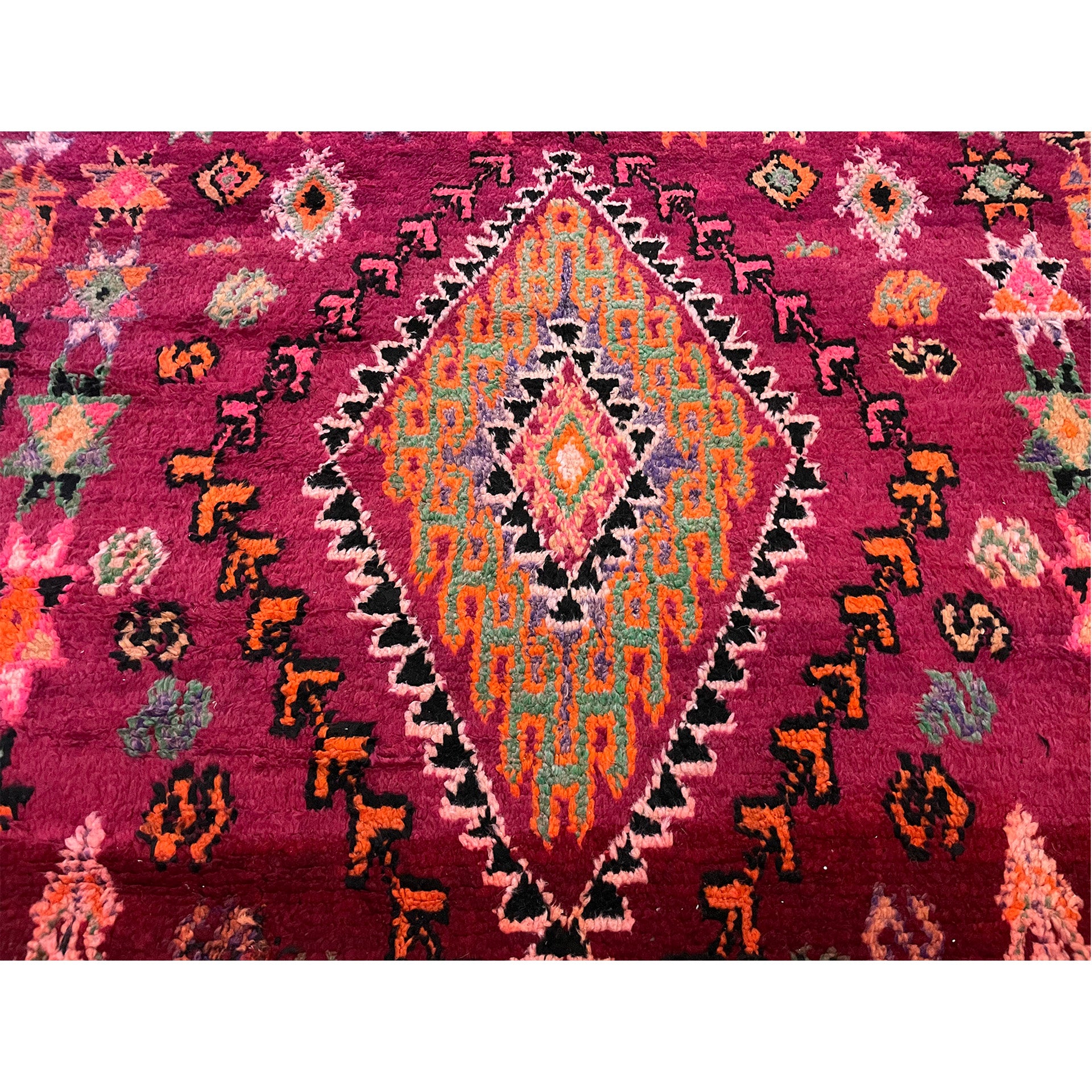 Vintage Moroccan Boujaad rug with central diamond motif - Kantara | Moroccan Rugs