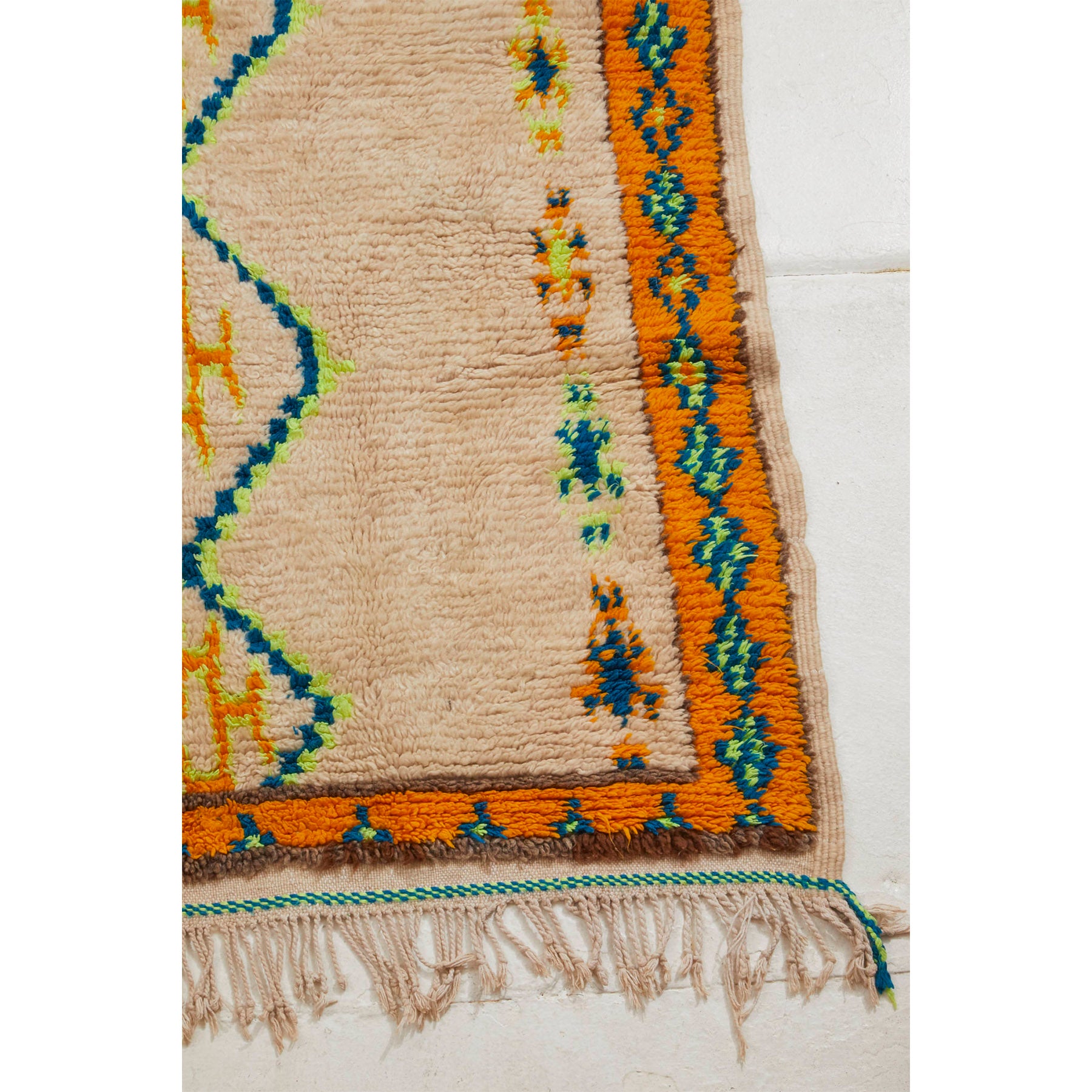 Modern tribal Azilal style Moroccan berber carpet - Kantara | Moroccan Rugs
