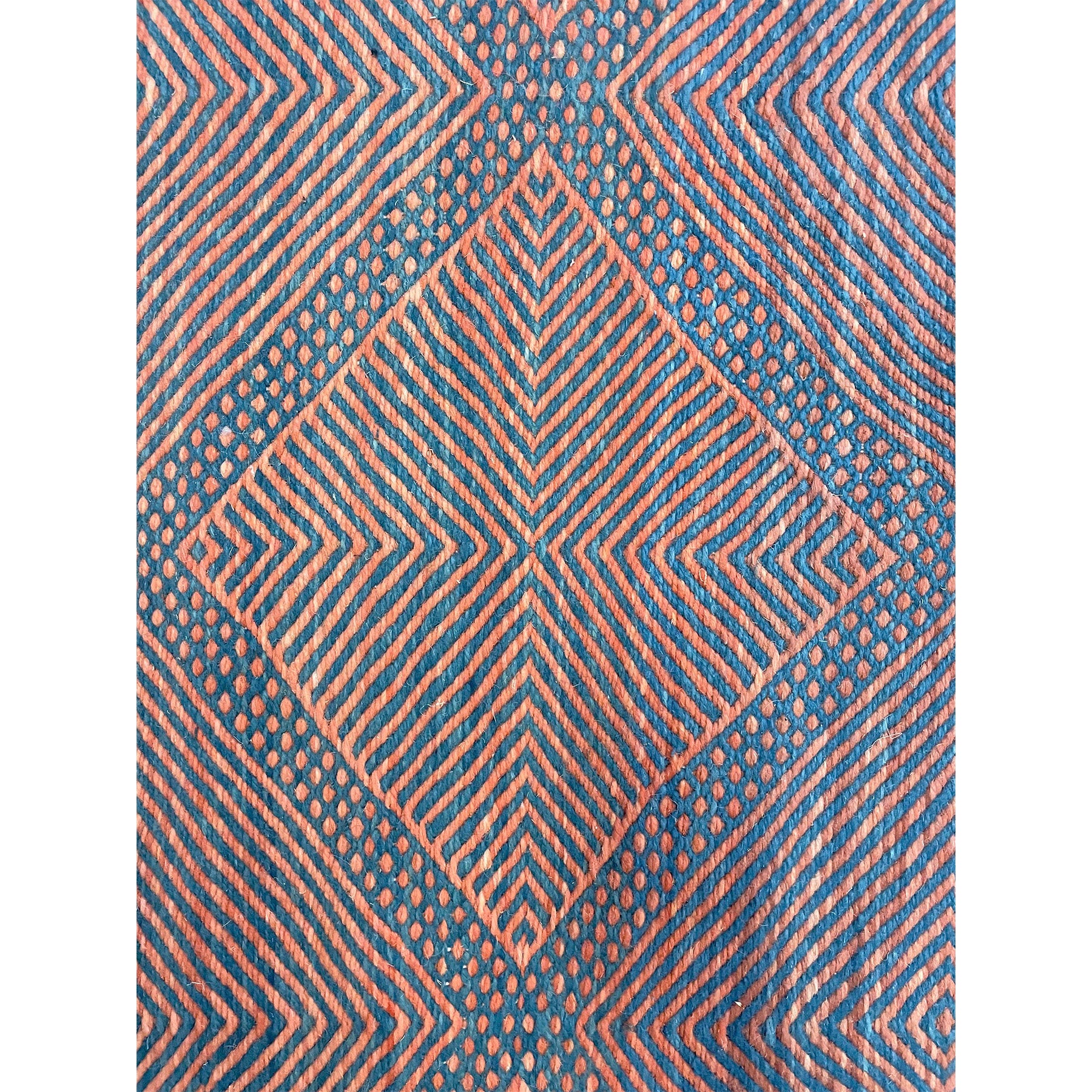 Moroccan diamond area rug in purple and pink - Kantara | Moroccan Rugs