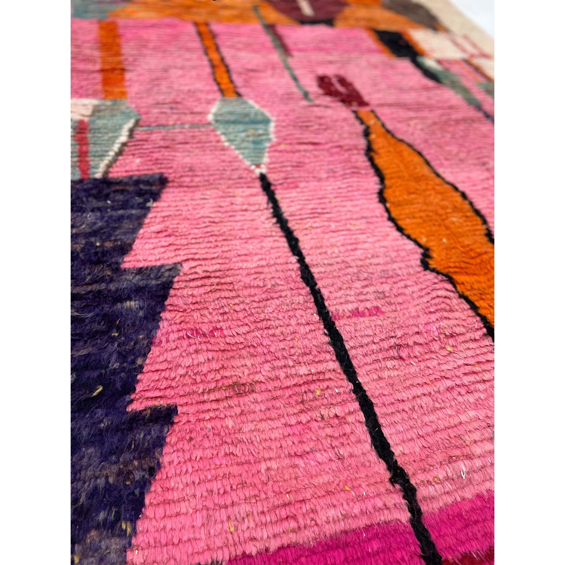 Pink Moroccan Boujaad rug with abstract pattern - Kantara | Moroccan Rugs