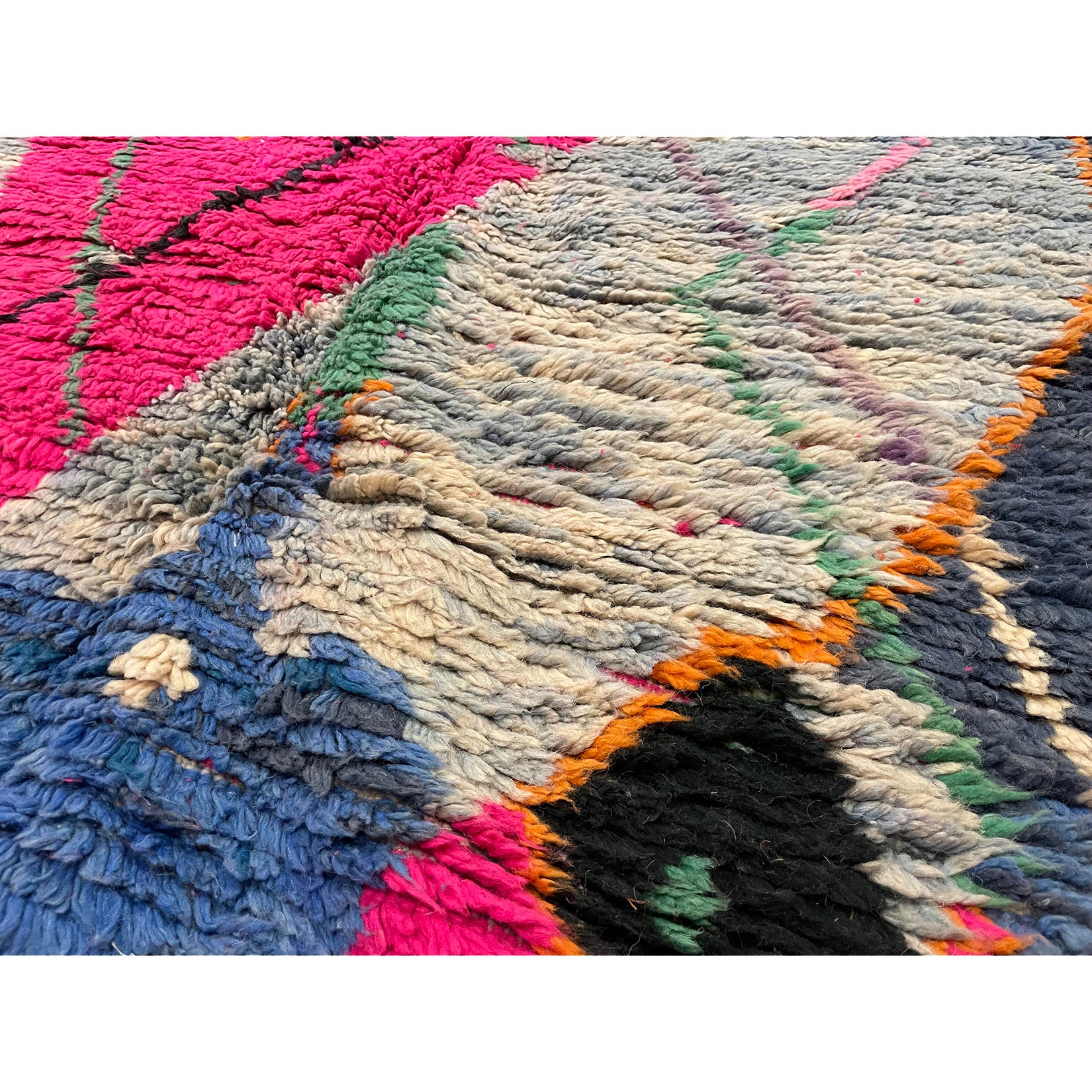 Abstract Moroccan area rug with pink diamond motif - Kantara | Moroccan RUgs