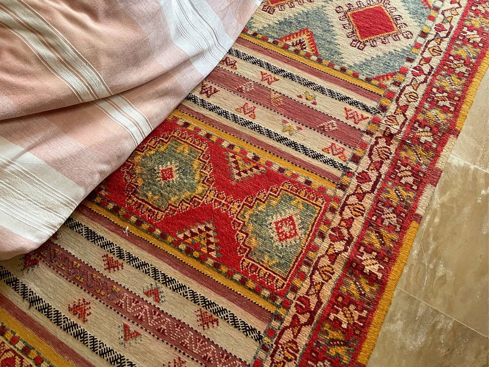 Vintage Small Moroccan Glaoui rug, 2' 4” x 3' 4”– Kantara