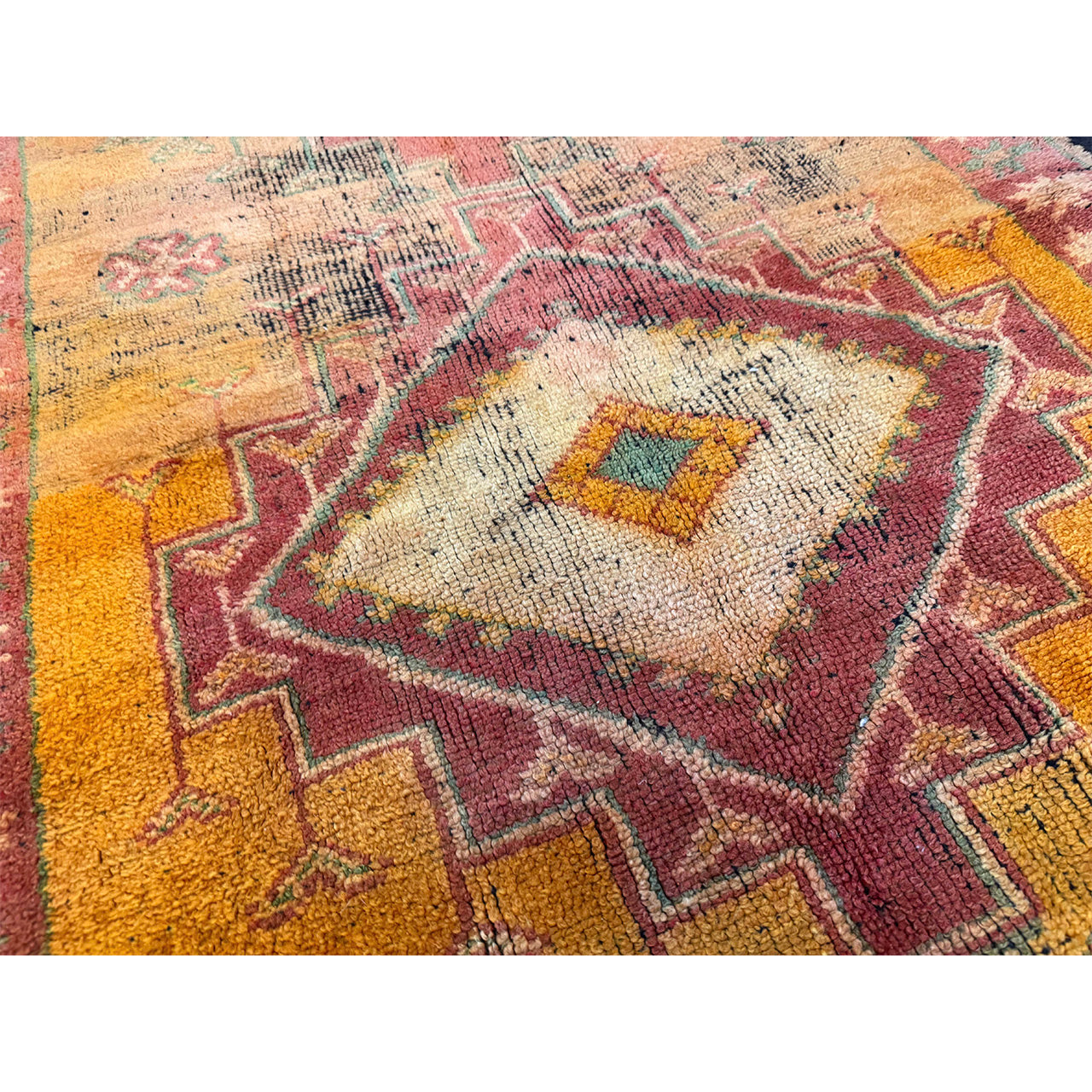 No. 1010 | 4’ 10” x 9’ 9”