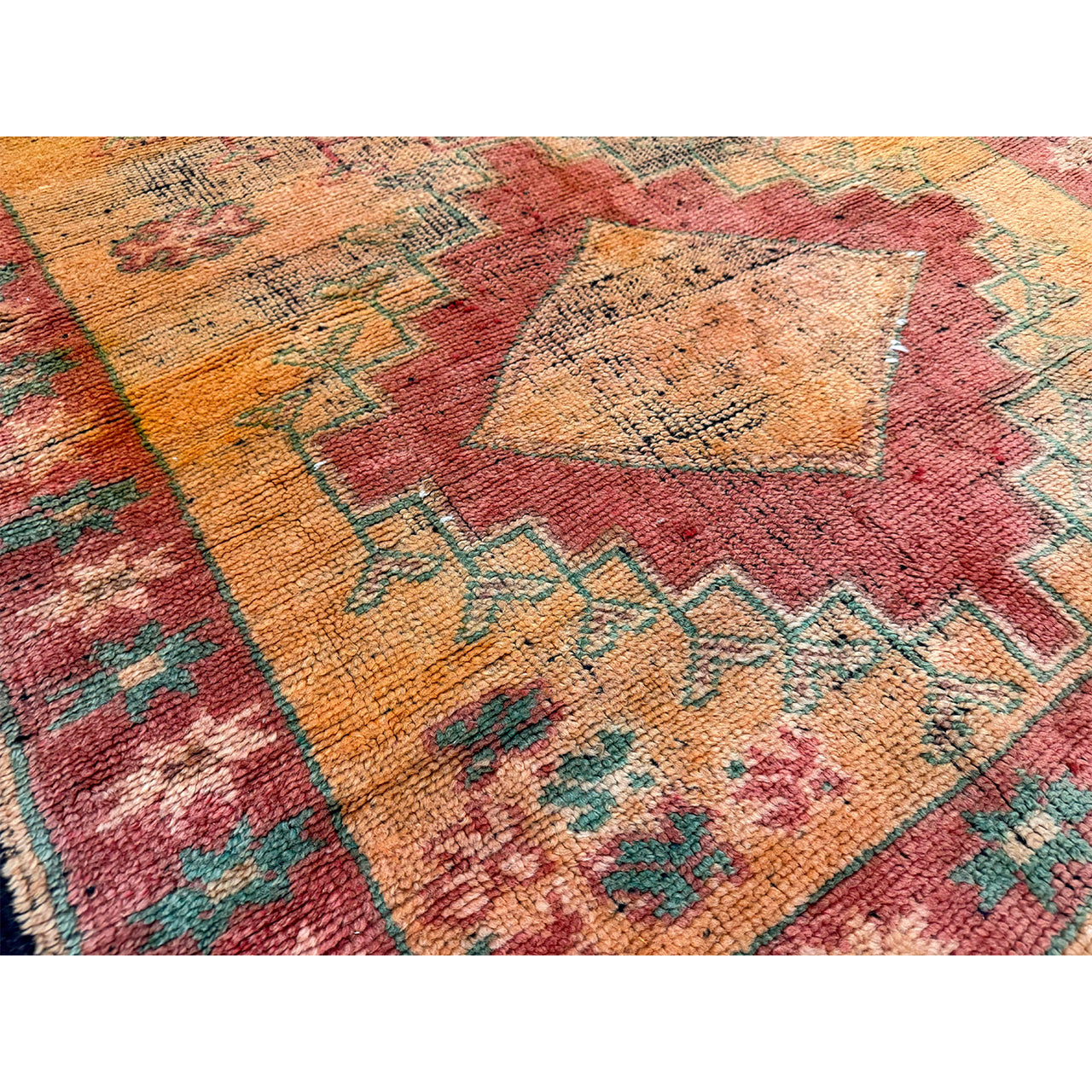 No. 1010 | 4’ 10” x 9’ 9”