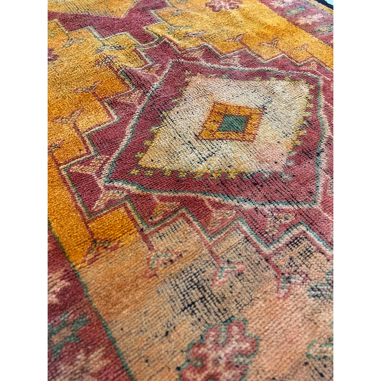 No. 1010 | 4’ 10” x 9’ 9”