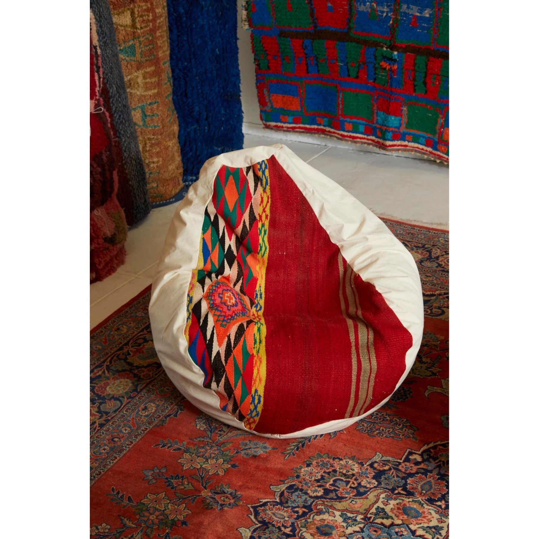 Red and white Moroccan rug bean bag chair with geometric pattern - Kantara | Moroccan Rugs 