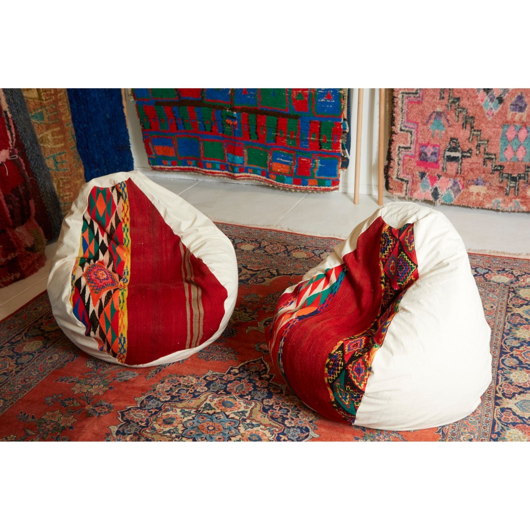 White and red Moroccan diamond rug bean bag chair - Kantara | Moroccan Rugs