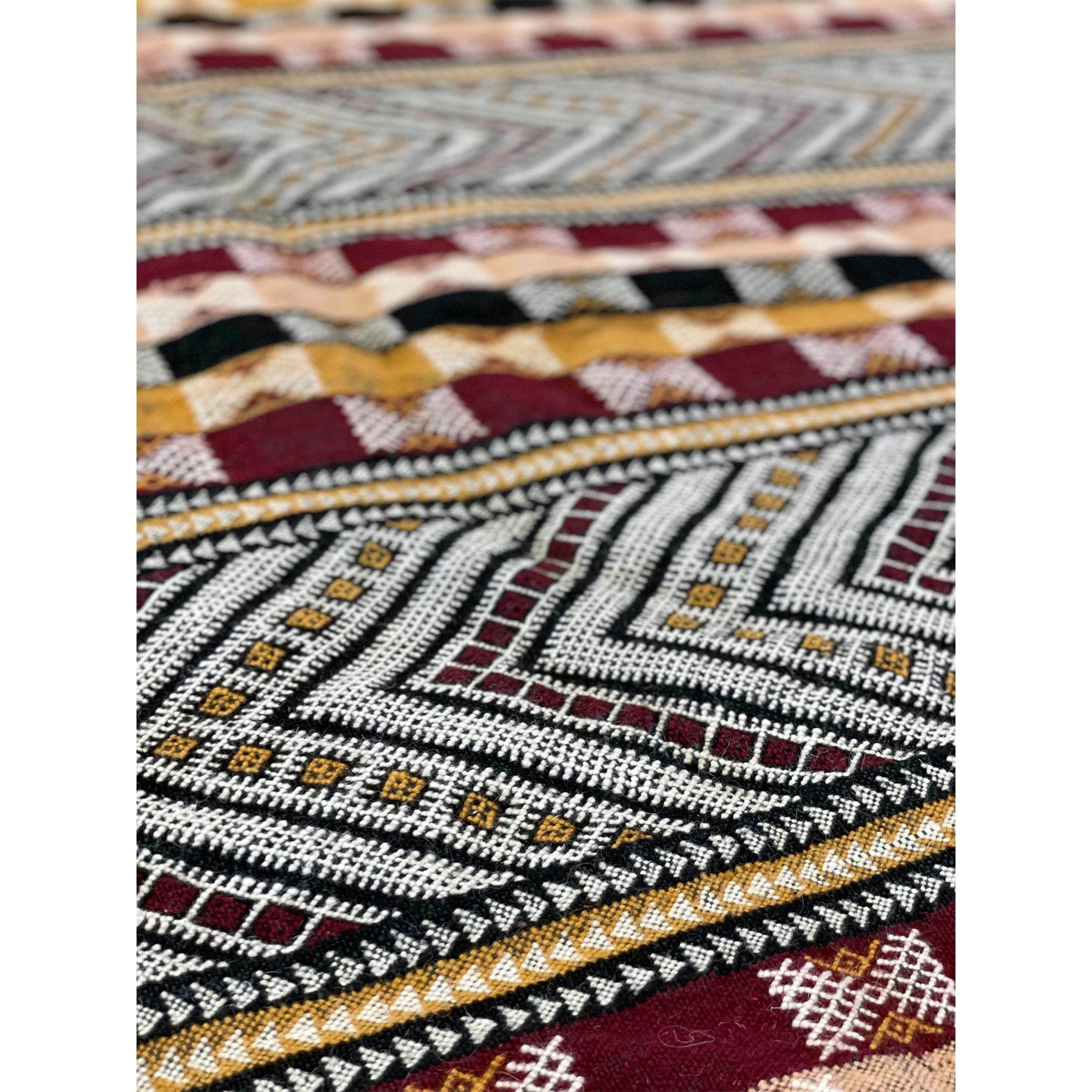 Contemporary bohemian Moroccan berber flatweave kilim - Kantara | Moroccan Rugs