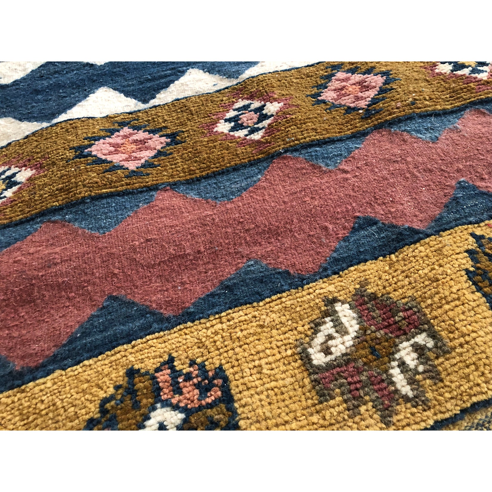 BIA - High Atlas modern Glaoui Moroccan rug - Kantara | Moroccan Rugs