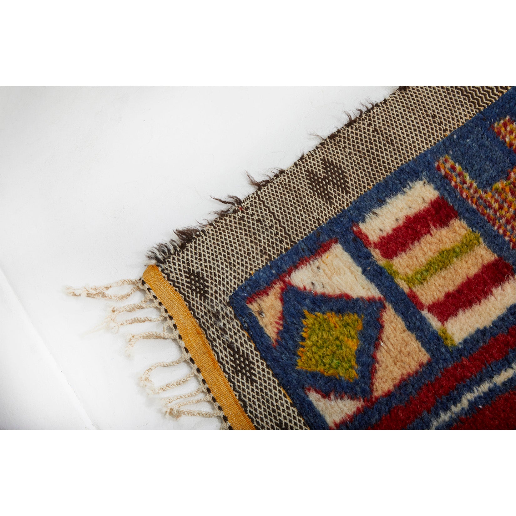 Vintage wool geometric pattern design Moroccan rug - Kantara | Moroccan Rugs