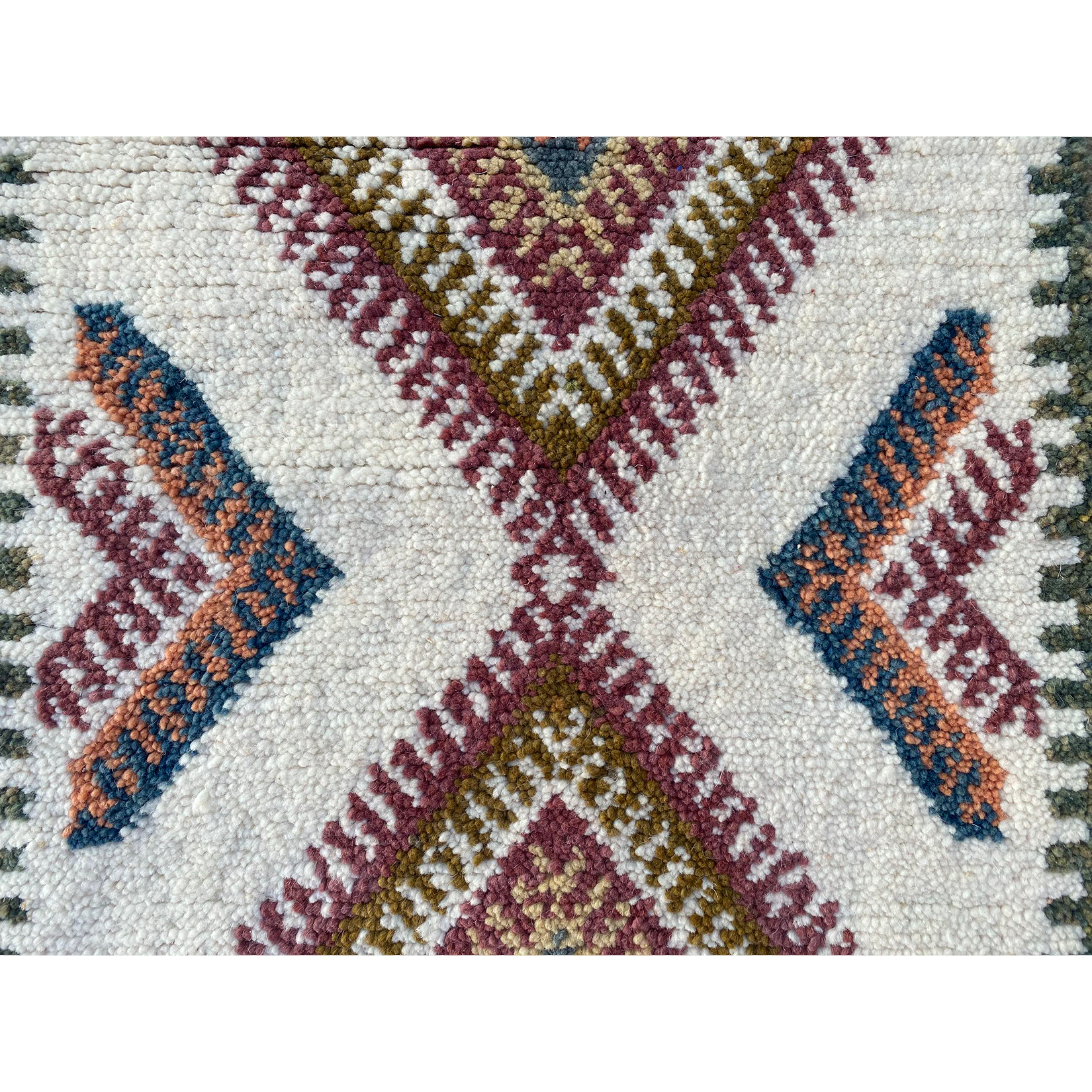 Eclectic low pile Moroccan throw rug  - Kantara | Moroccan Rugs