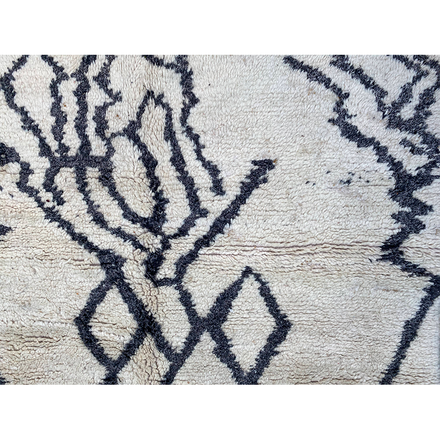 Medium white rug with black lines - Kantara | Moroccan Rugs