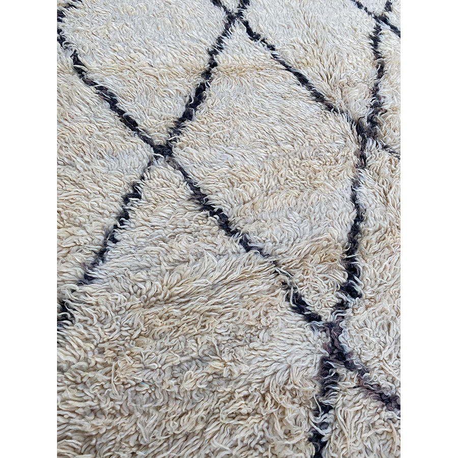 Traditional beni ourain berber carpet - Kantara | Moroccan Rugs