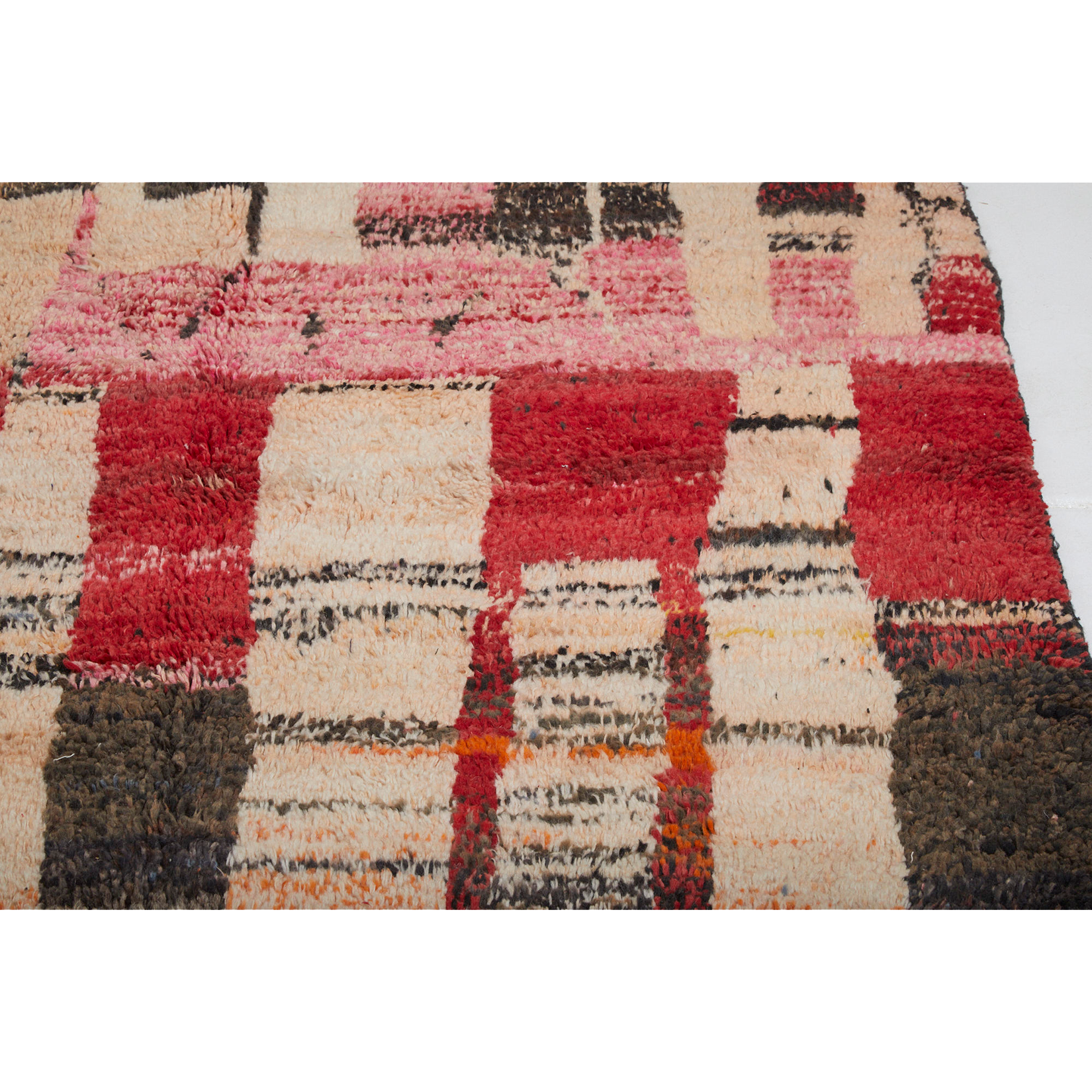 Geometric Moroccan area rug with colorful details in pink and orange - Kantara | Moroccan Rugs