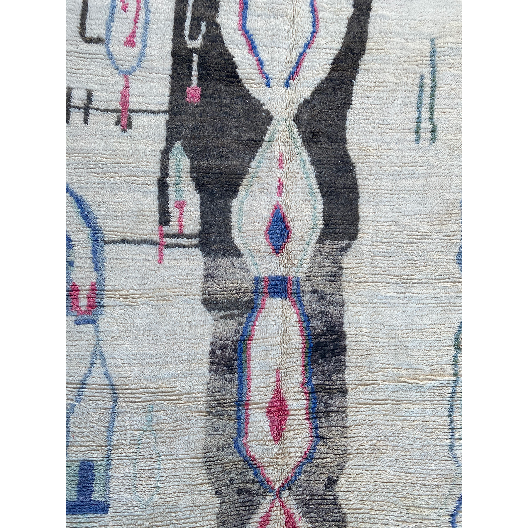 White area rug with unique art deco pattern design - Kantara | Moroccan Rugs