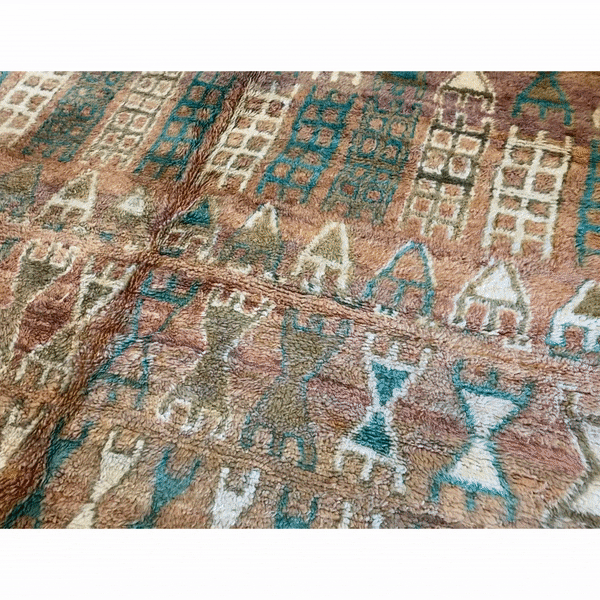 Faded vintage Moroccan bedroom area rug - Kantara | Moroccan Rugs