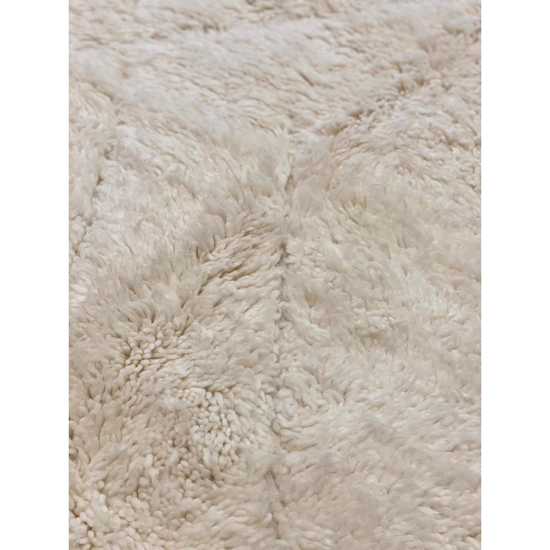 Rare white Beni Mrirt Moroccan pile rug - Kantara | Moroccan Rugs