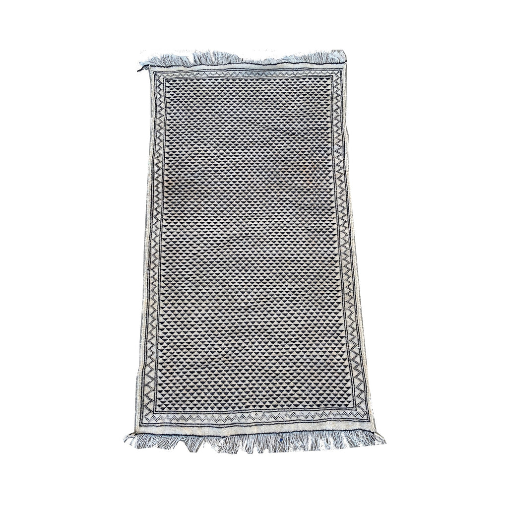 Black and white Moroccan flatweave throw rug - Kantara | Moroccan Rugs