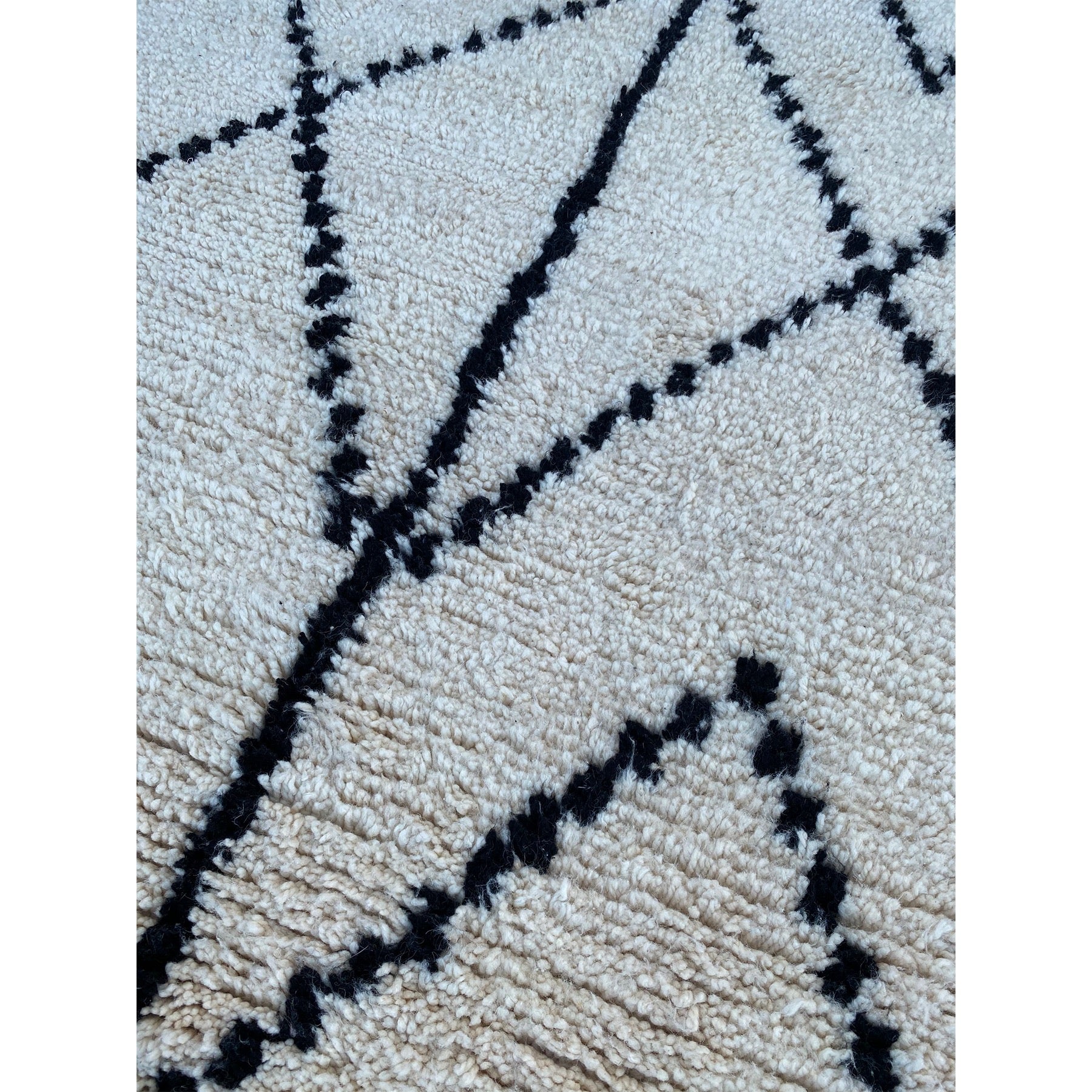 Black and white Moroccan entryway rug - Kantara | Moroccan Rugs