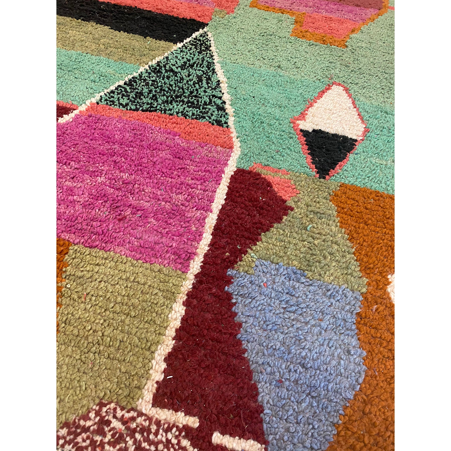 Art deco Boujaad style Moroccan berber carpet with abstract motifs - Kantara | Moroccan Rugs