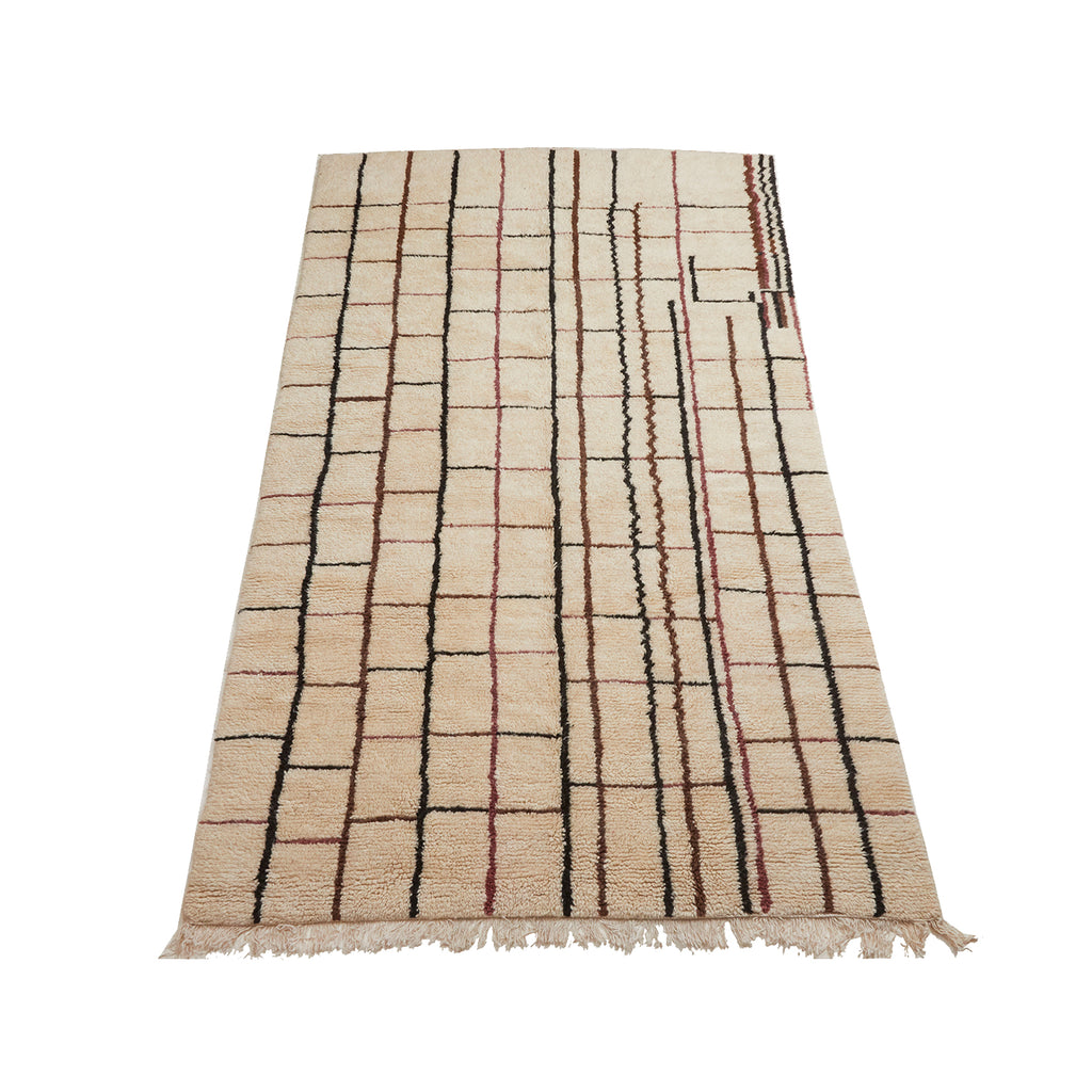 Cream colored contemporary Moroccan Azilal area rug - Kantara | Moroccan Rugs