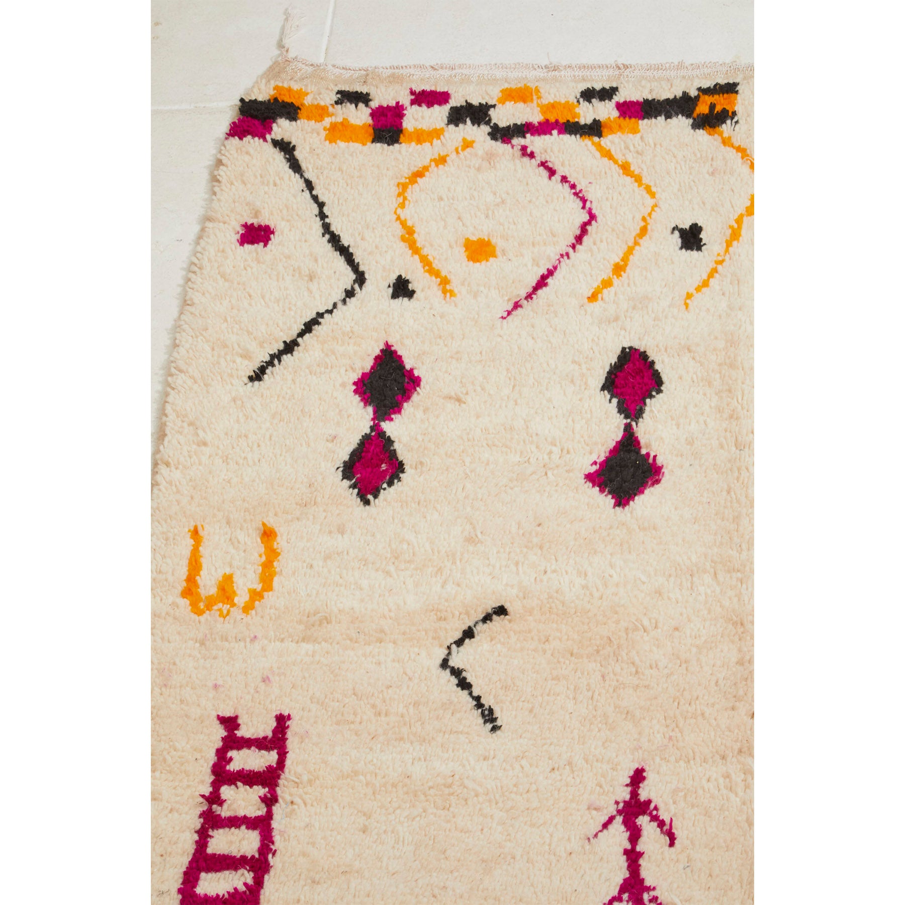 Tribal Moroccan Azilal entryway rug with colorful details - Kantara | Moroccan Rugs