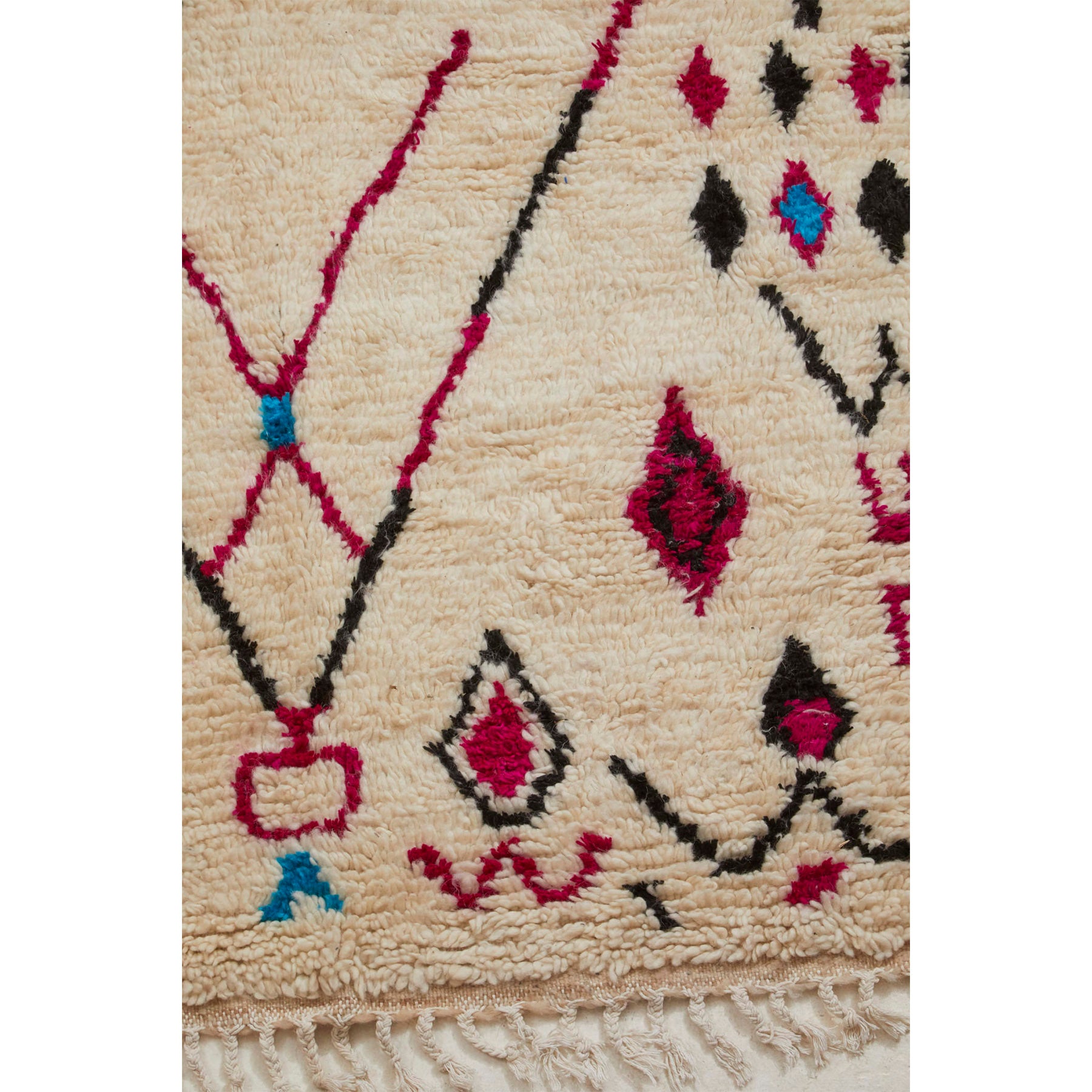 Rare handwoven Moroccan Azilal rug with geometric motifs - Kantara | Moroccan Rugs