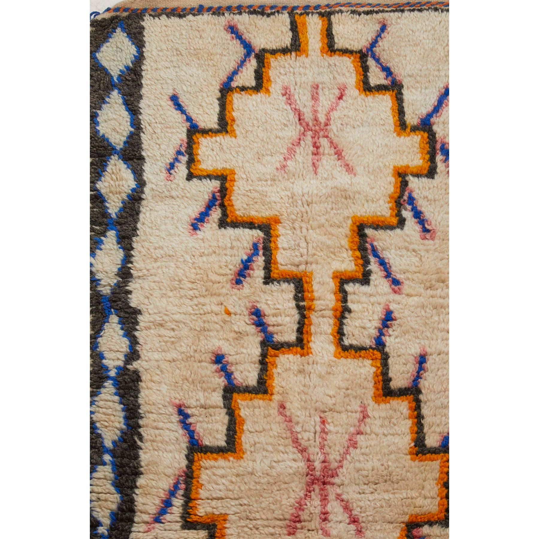 Vintage white Moroccan berber carpet with colorful details - Kantara | Moroccan Rugs