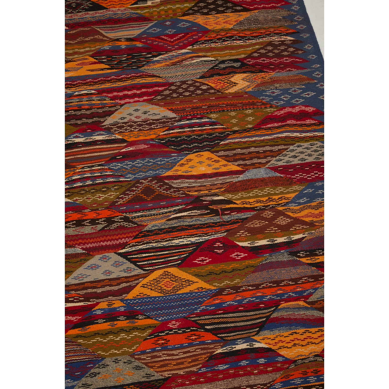 Wool Moroccan flatweave kilim with repetitive geometric pattern - Kantara | Moroccan Rugs