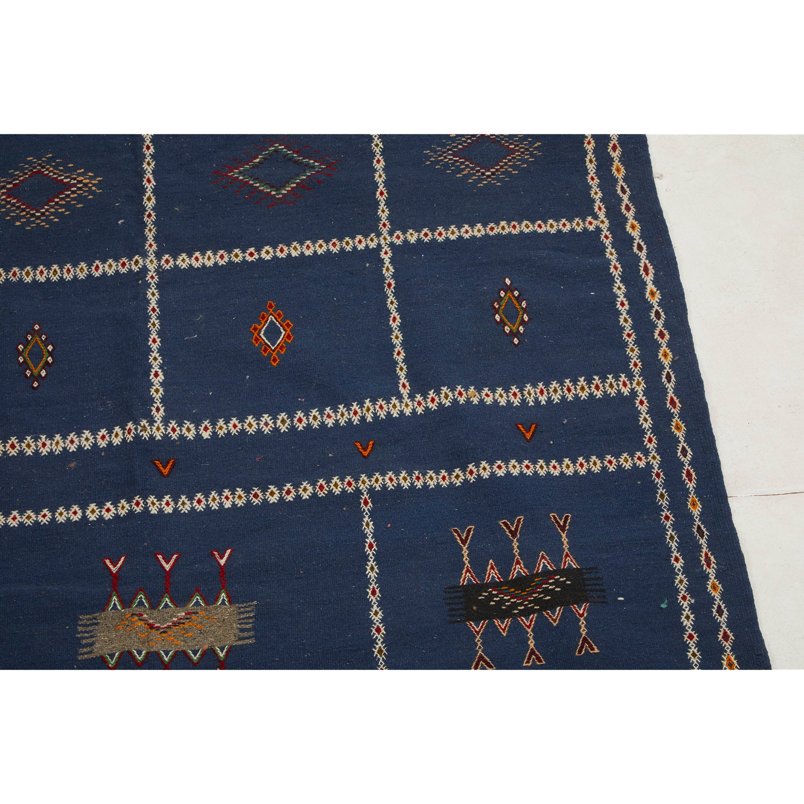 Blue Moroccan flatweave kilim with embroidered details and tribal motifs - Kantara | Moroccan Rugs