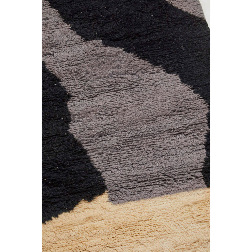 Contemporary art deco Moroccan bedroom area rug - Kantara | Moroccan Rugs