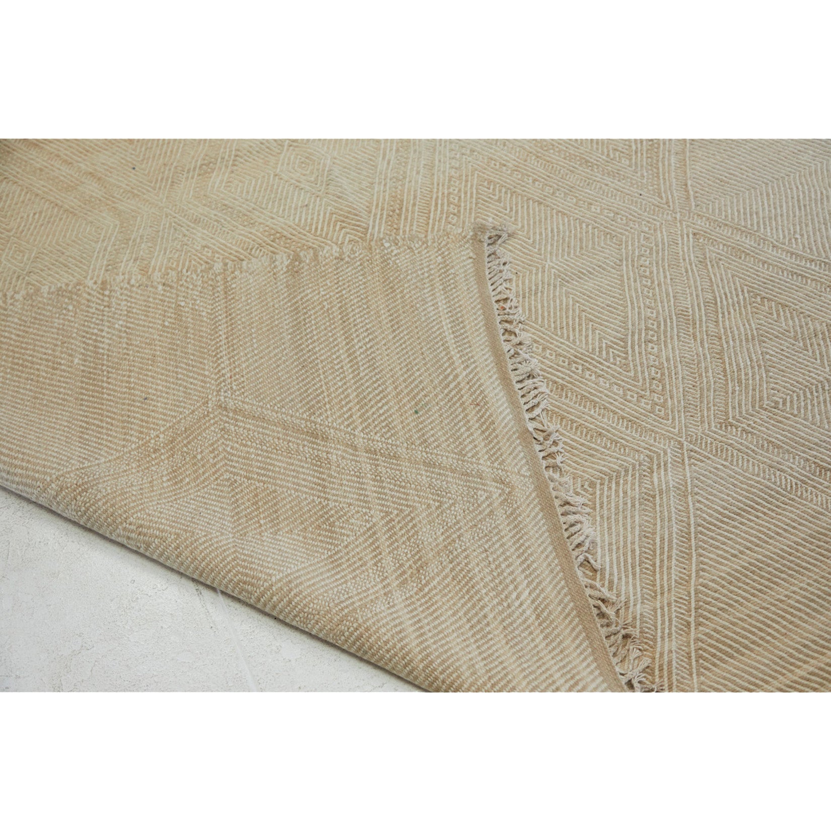 8' x 10' flatweave Moroccan rug in neutral and ecru tones