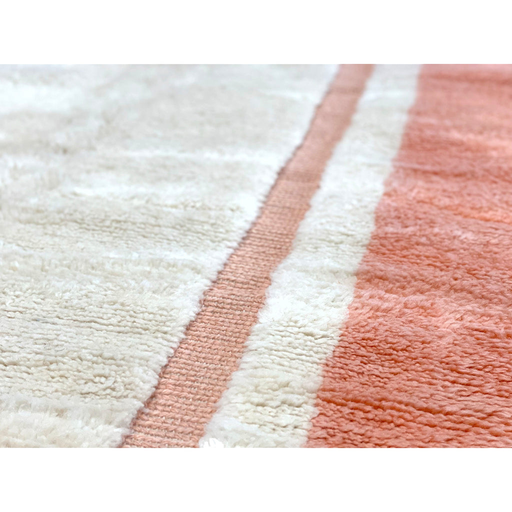 White Moroccan berber carpet with ballet pink details - Kantara | Moroccan Rugs