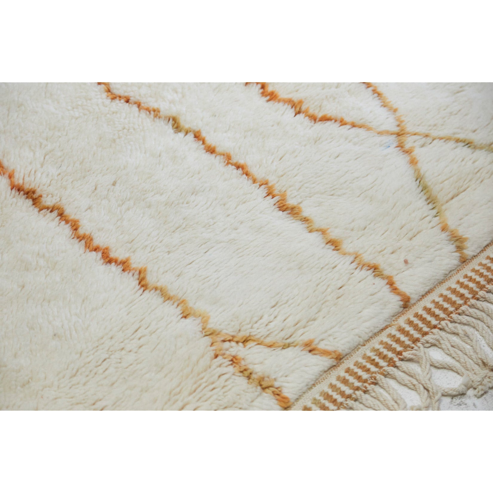 Elegant Beni Ourain style Moroccan oversize rug - Kantara | Moroccan Rugs