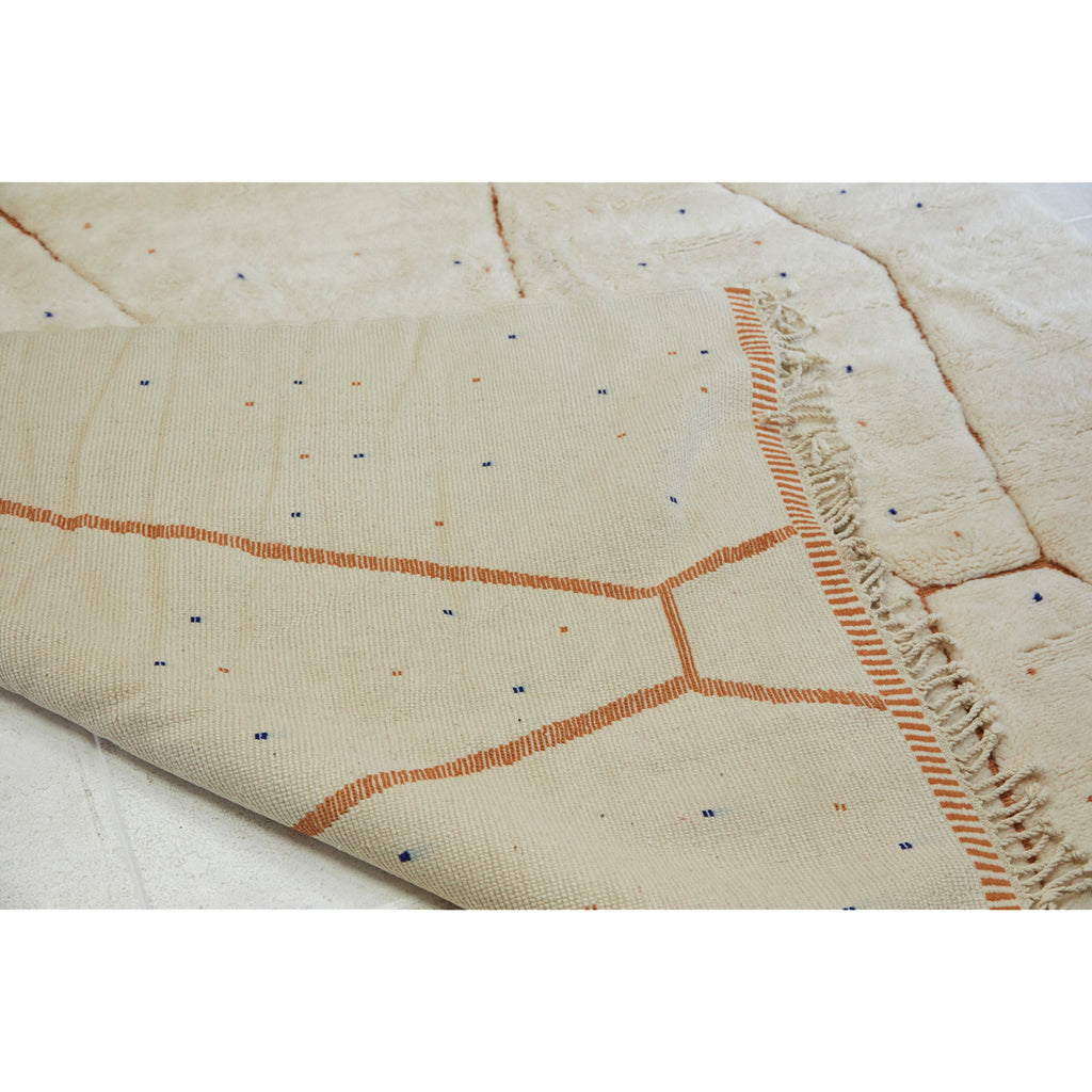 Beni Mrirt style contemporary Moroccan rug in white - Kantara | Moroccan Rugs