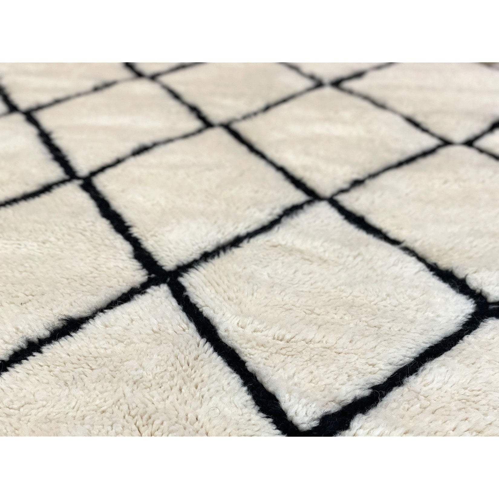 White and black Moroccan entryway rug - Kantara | Moroccan Rugs