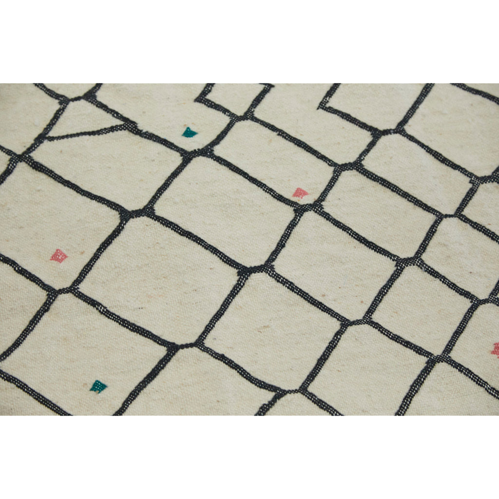 Contemporary white and black Moroccan trellis flatweave kilim - Kantara | Moroccan Rugs