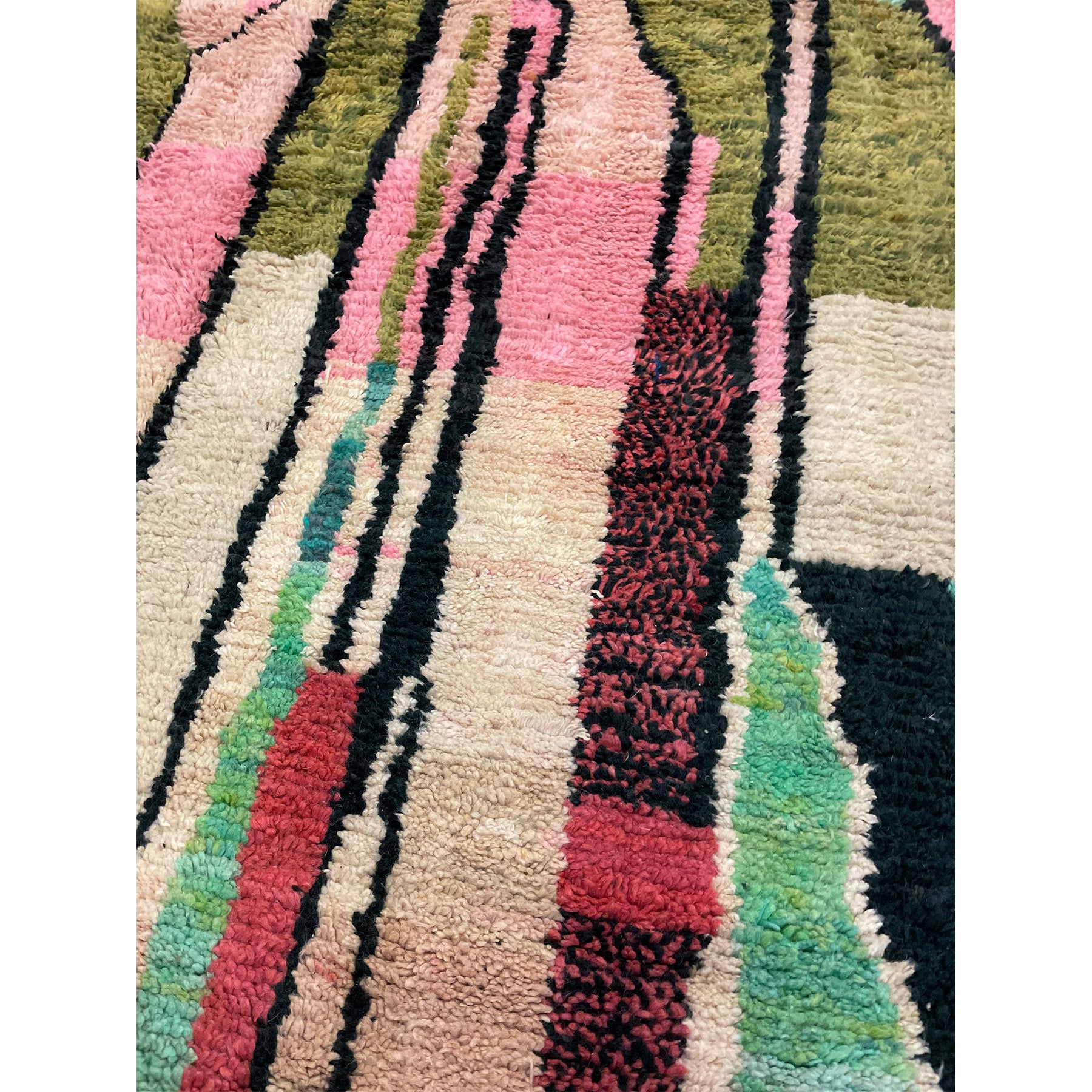 Boujaad style Moroccan rug with colorful, abstract design - Kantara | Moroccan Rugs