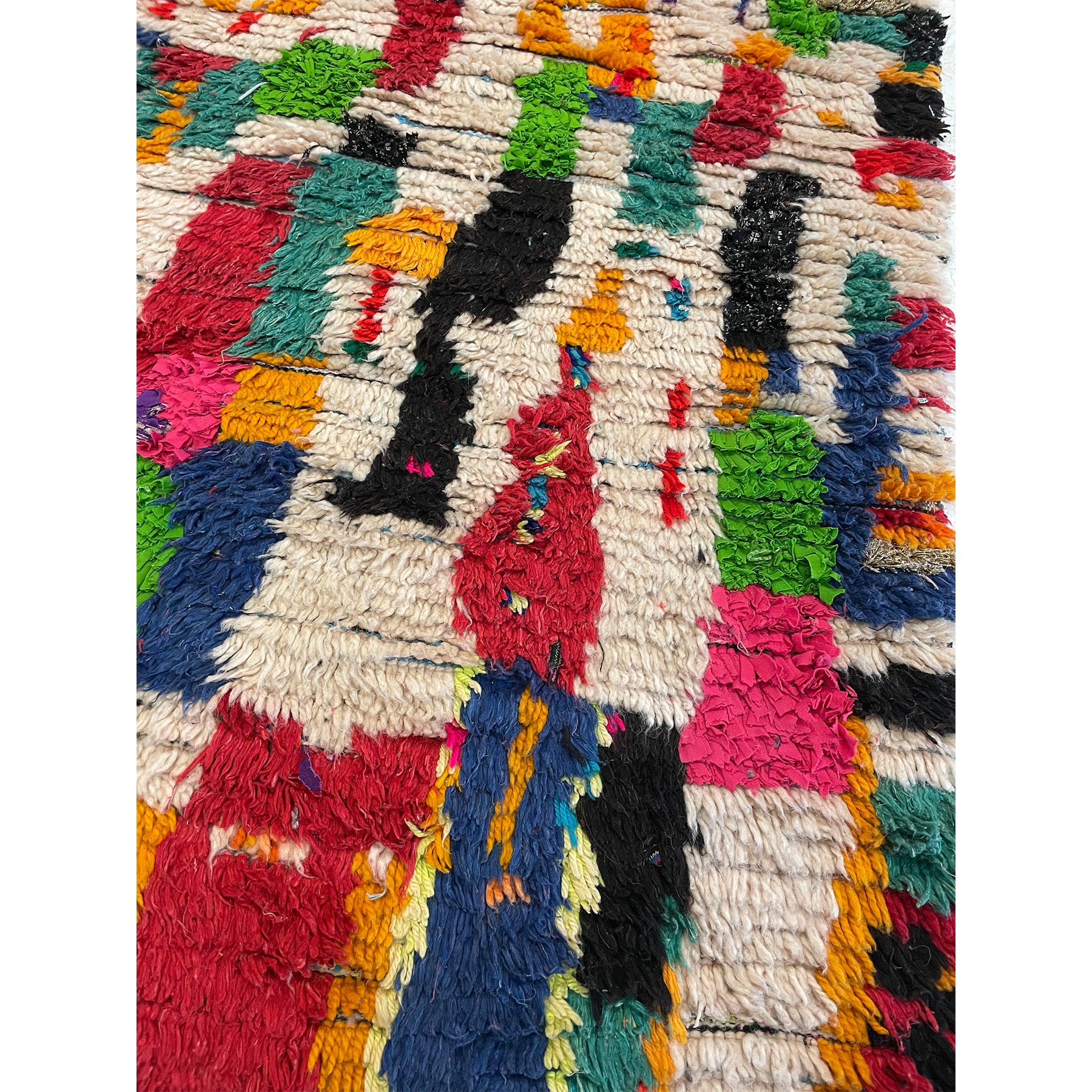 Abstract boucherouite Moroccan berber carpet - Kantara | Moroccan Rugs