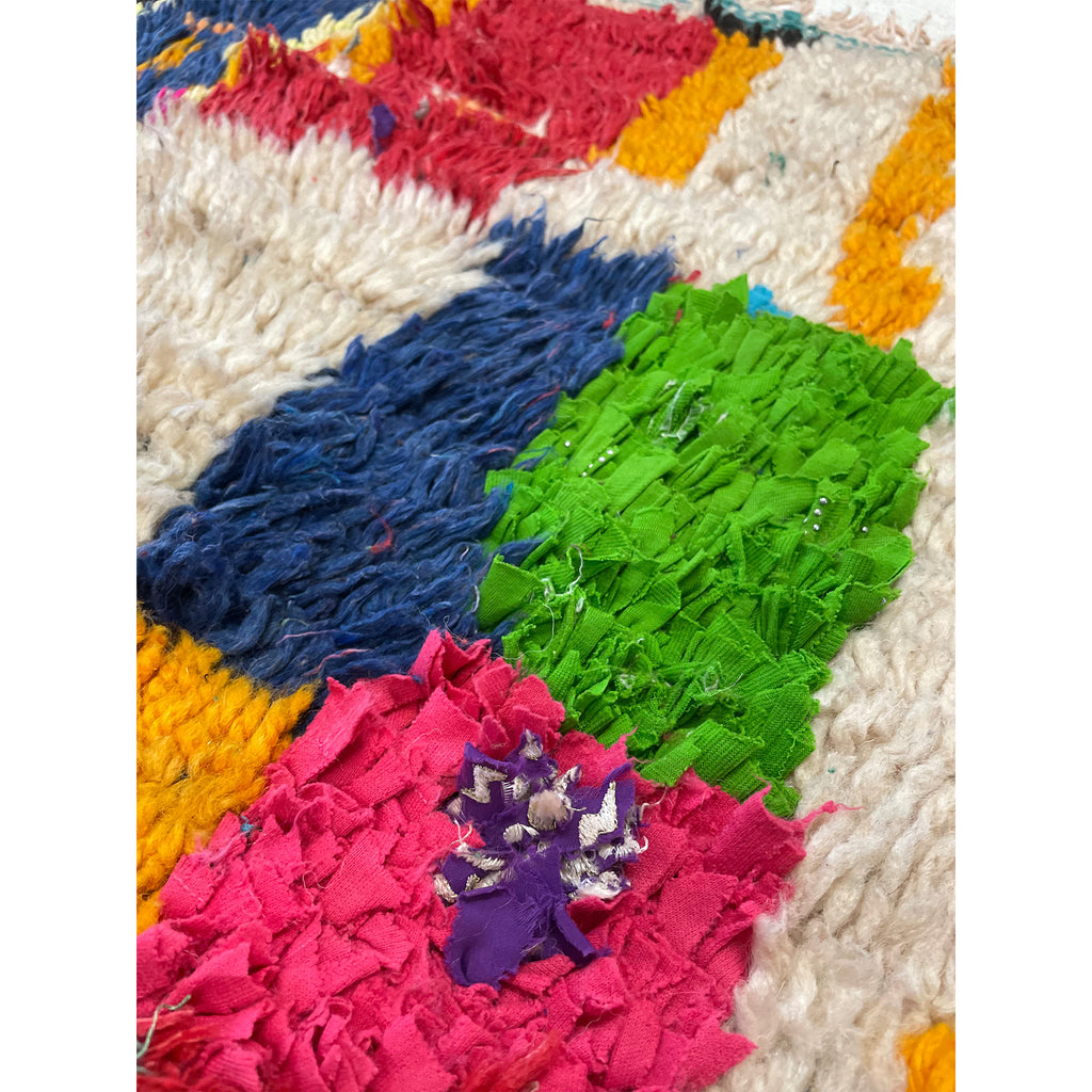 Boho chic Moroccan boucherouite throw rug - Kantara | Moroccan Rugs