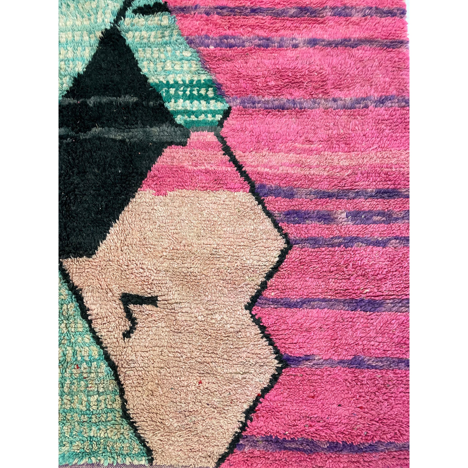Abstract Moroccan diamond rug with colorful details - Kantara | Moroccan Rugs