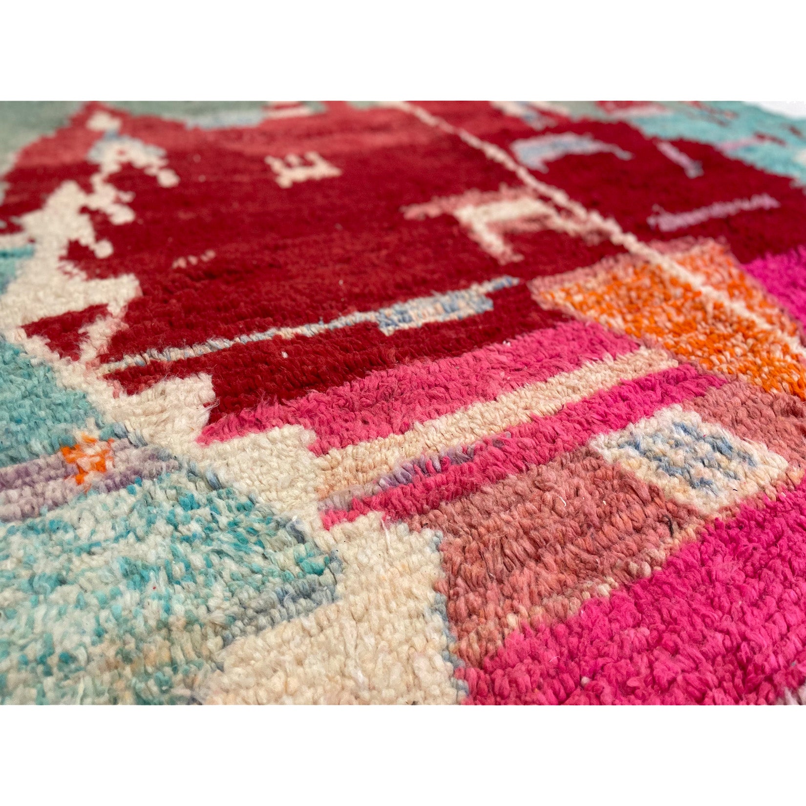Abstract handwoven Moroccan living room rug - Kantara | Moroccan Rugs