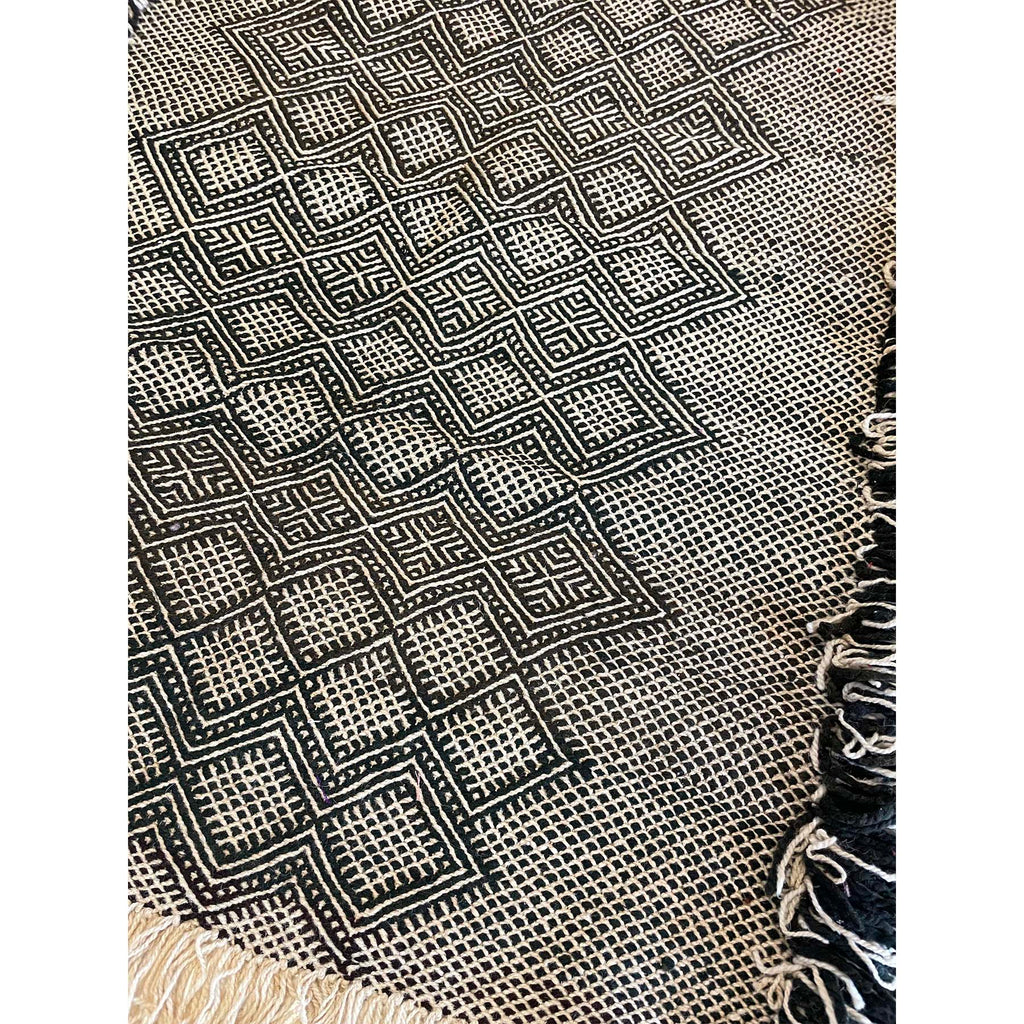 Neutral Moroccan diamond throw rug - Kantara | Moroccan Rugs
