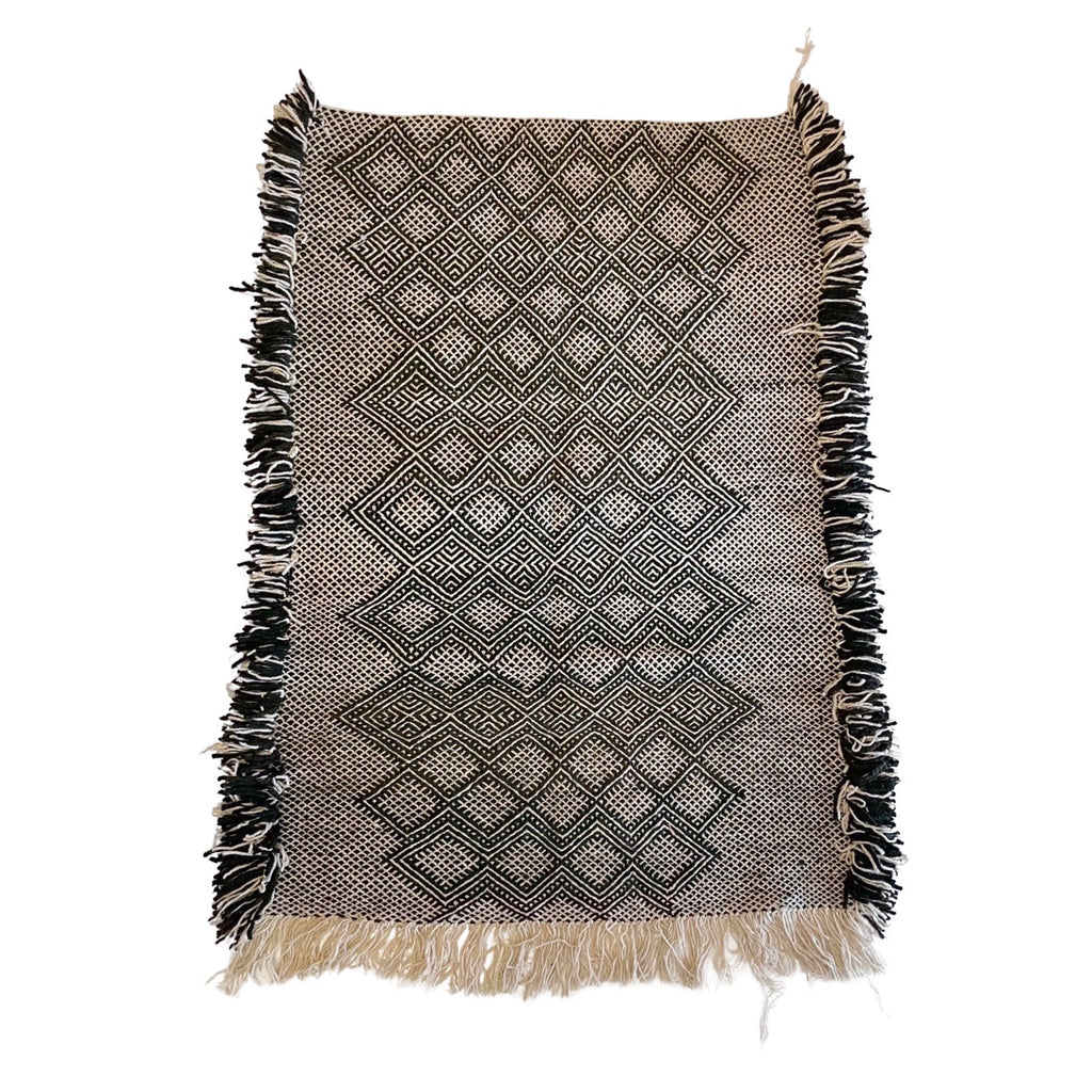 Black and white Moroccan throw rug - Kantara | Moroccan Rugs