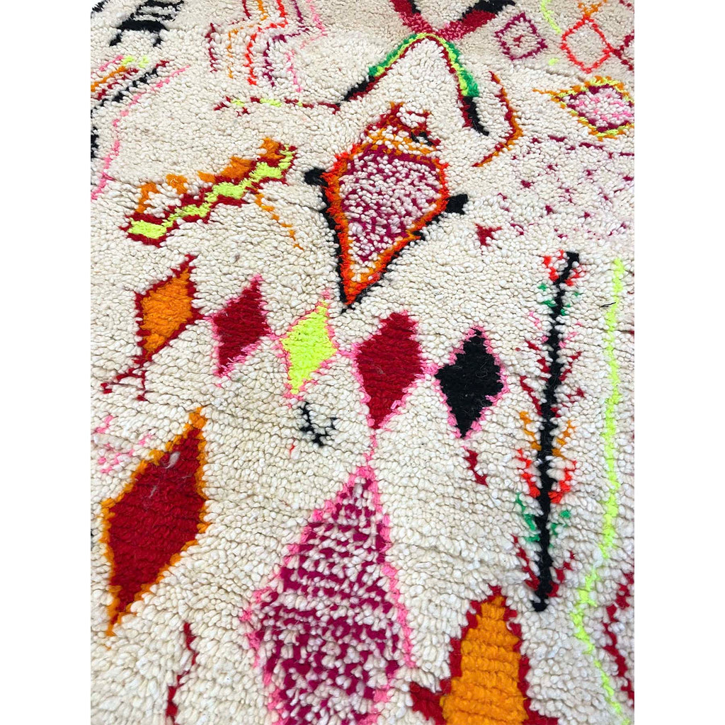 White Moroccan throw rug with tribal motifs - Kantara | Moroccan Rugs