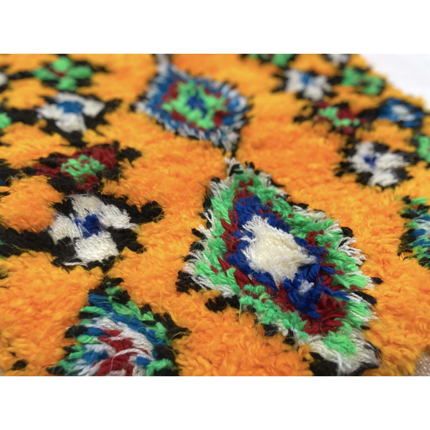 Vibrant Moroccan diamond throw rug - Kantara | Moroccan Rugs
