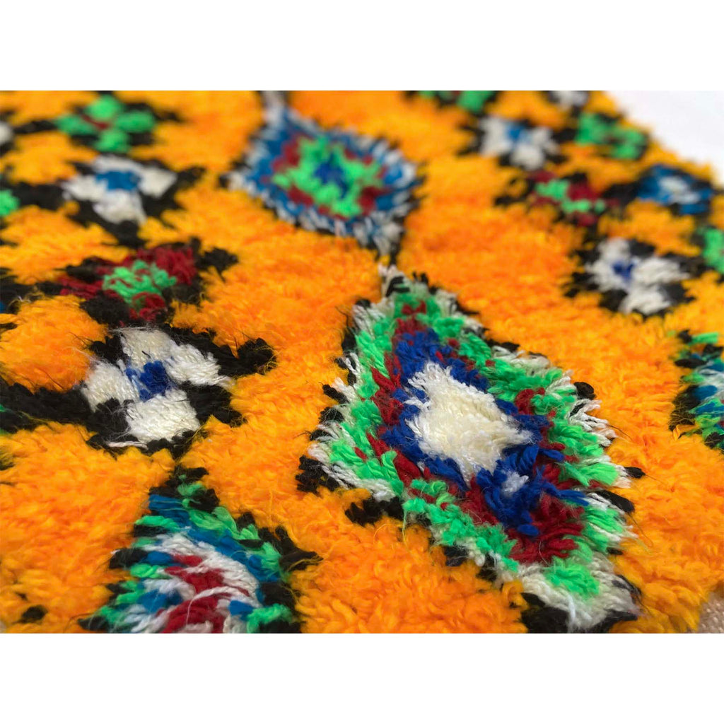 Vibrant Moroccan diamond throw rug - Kantara | Moroccan Rugs