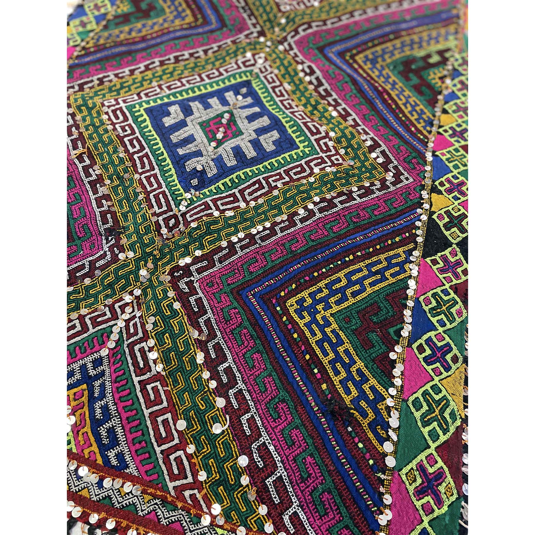 One-of-a-kind Moroccan flatweave throw rug with mouzoun sequins - Kantara | Moroccan Rugs