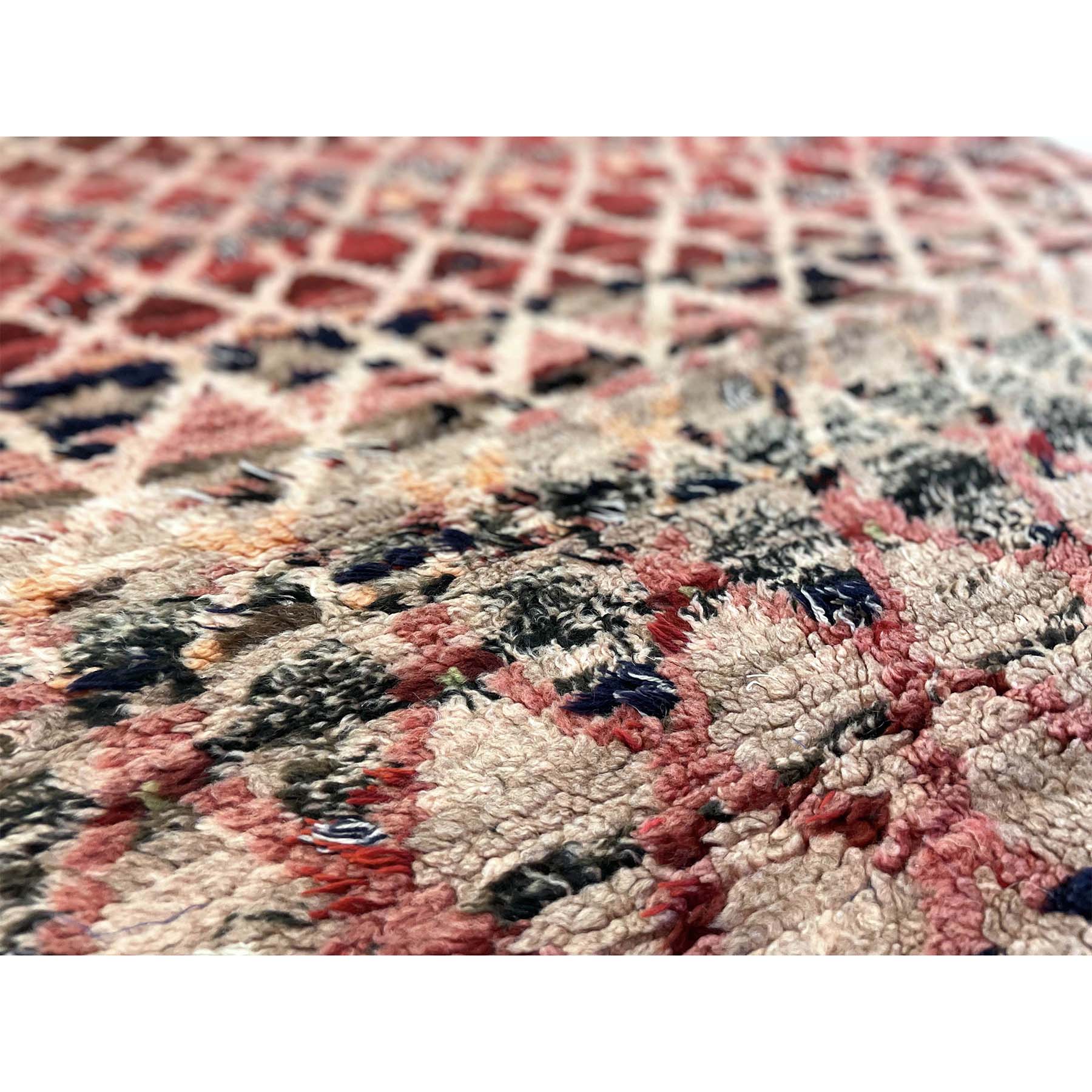 Pink and red vintage Moroccan diamond rug - Kantara | Moroccan Rugs